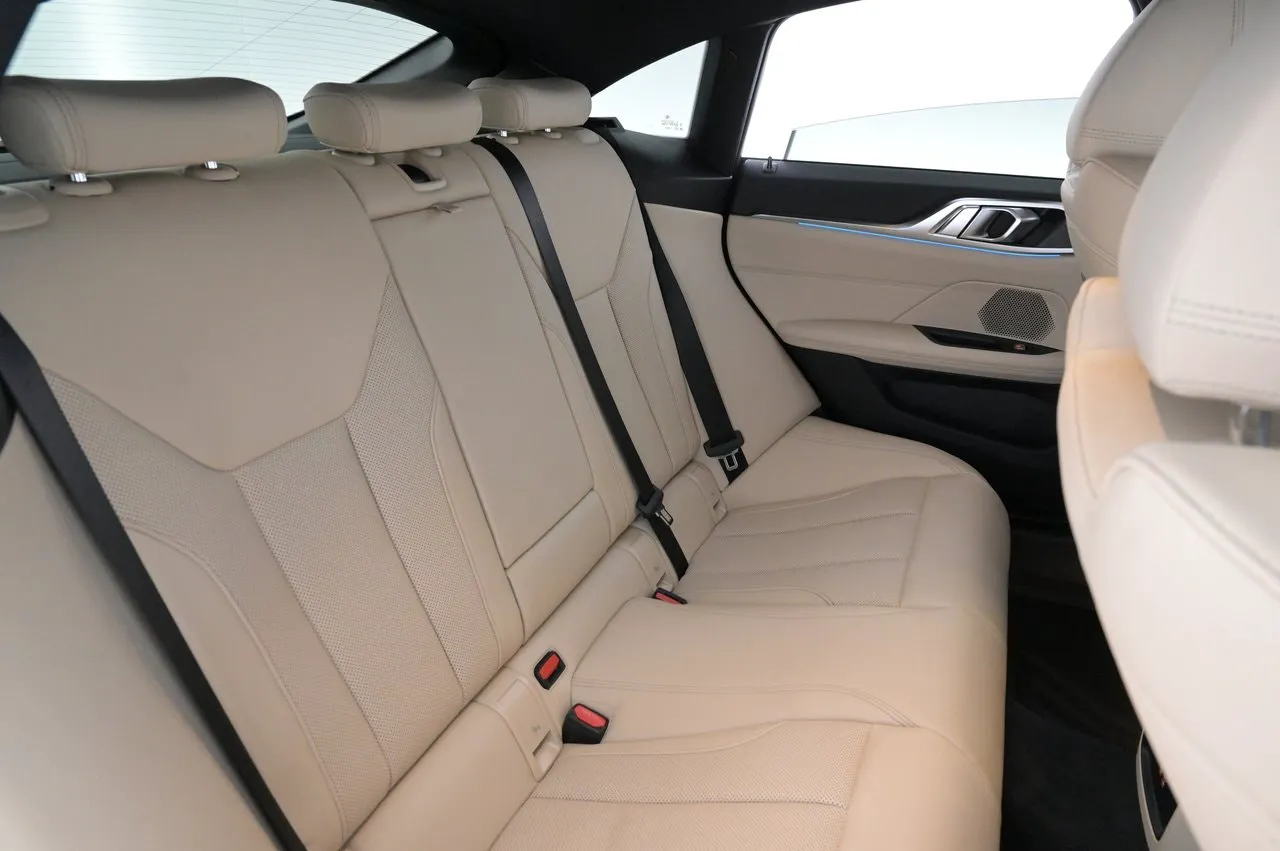 BMW i4 bild 23