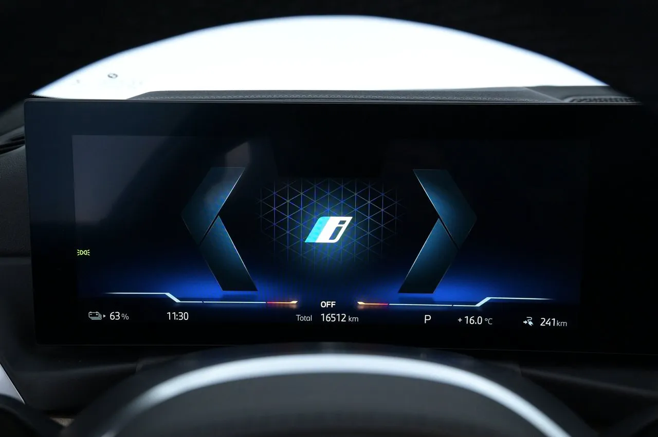 BMW i4 bild 8