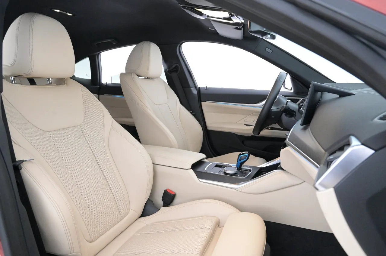 BMW i4 bild 12