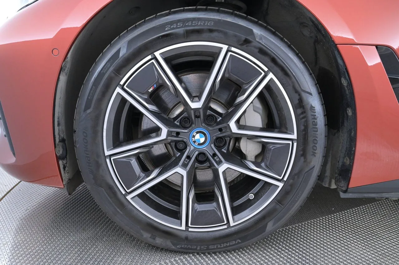 BMW i4 bild 27