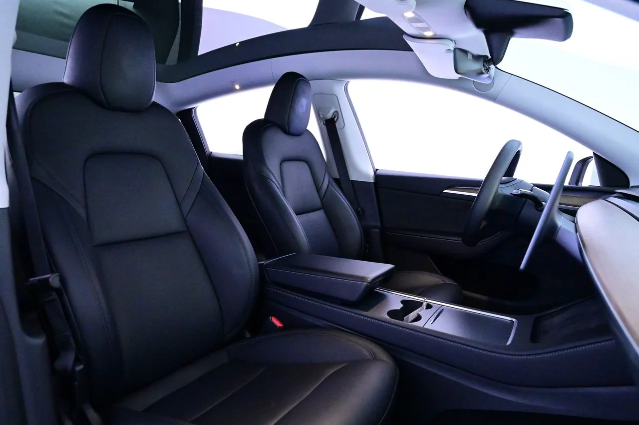Tesla Model Y bild 12