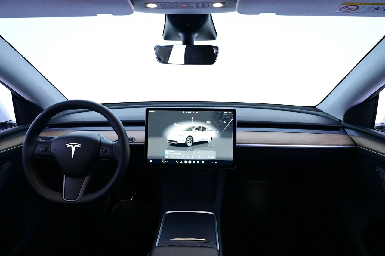 Tesla Model Y bild 6