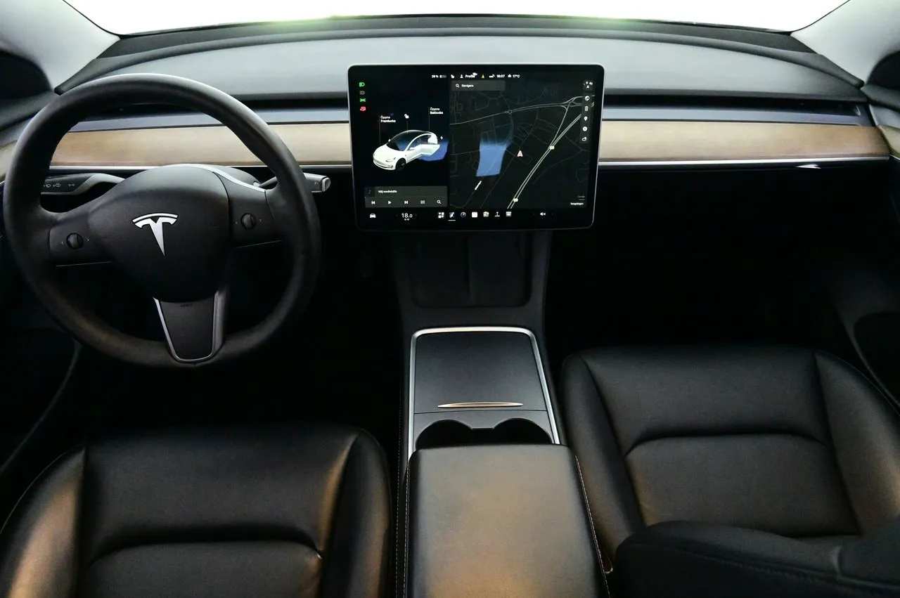 Tesla Model 3 bild 6