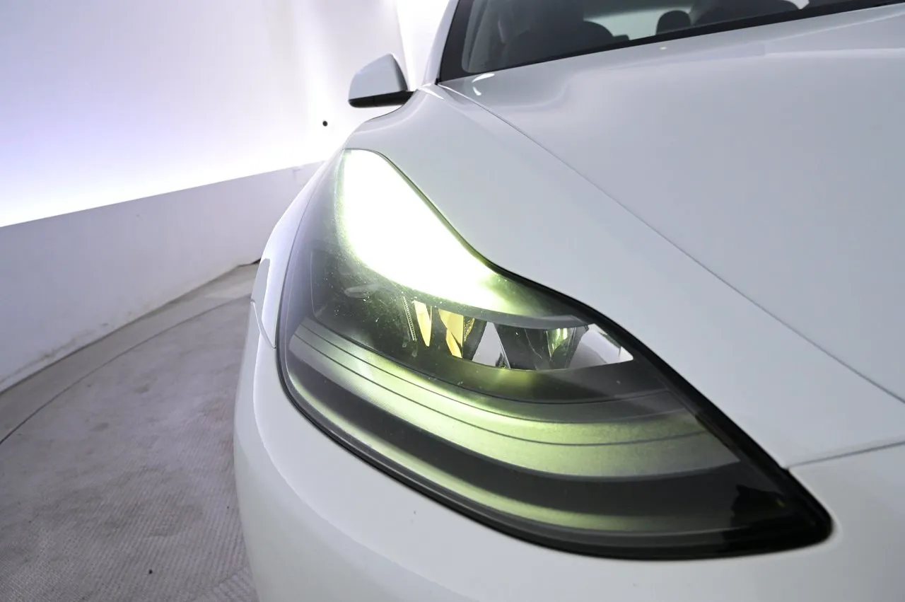 Tesla Model 3 bild 26