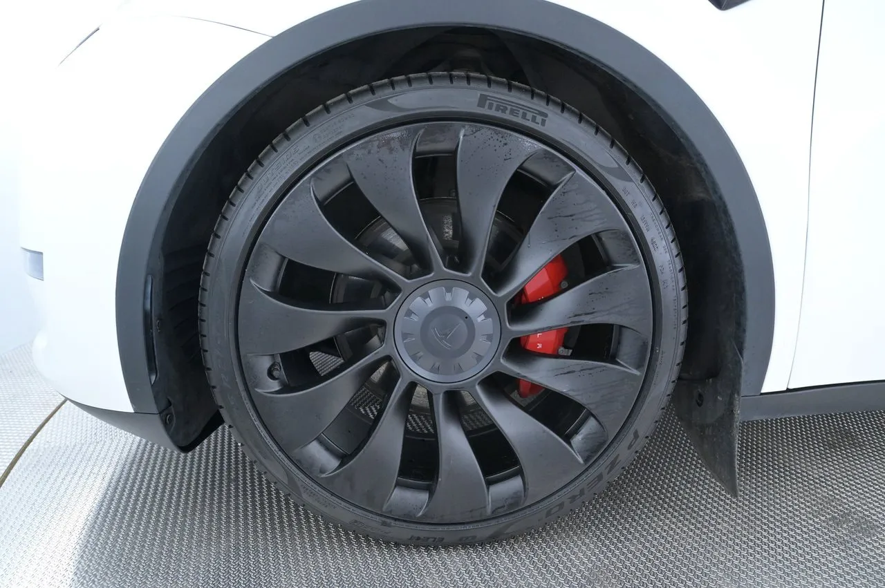 Tesla Model Y bild 27