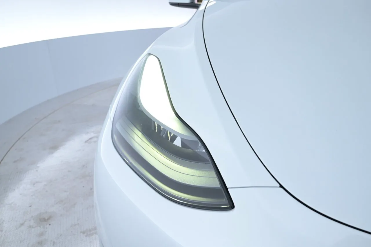 Tesla Model Y bild 26