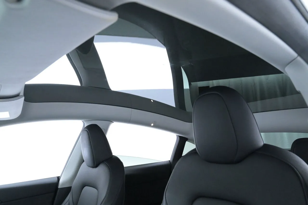 Tesla Model Y bild 24