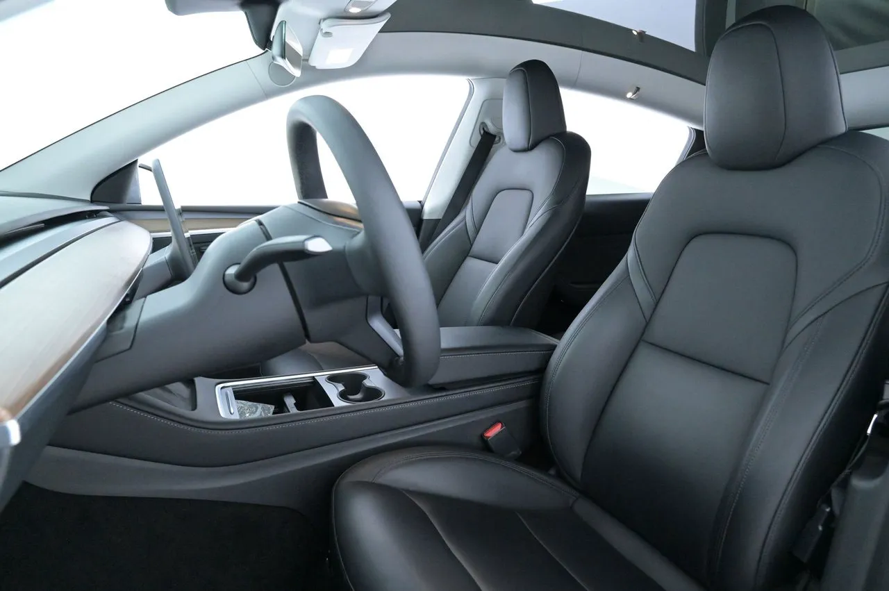 Tesla Model Y bild 9