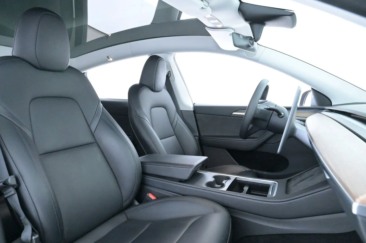 Tesla Model Y bild 12