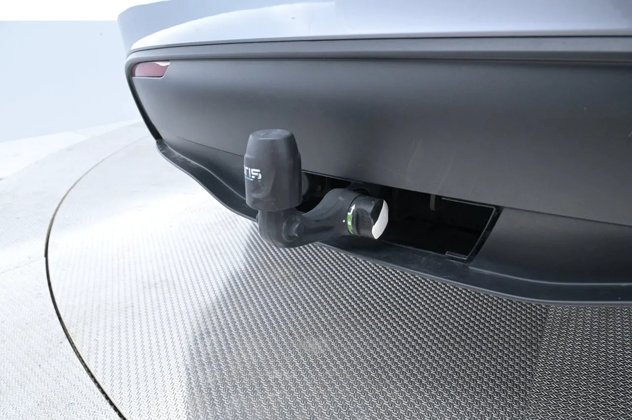 Tesla Model Y bild 25