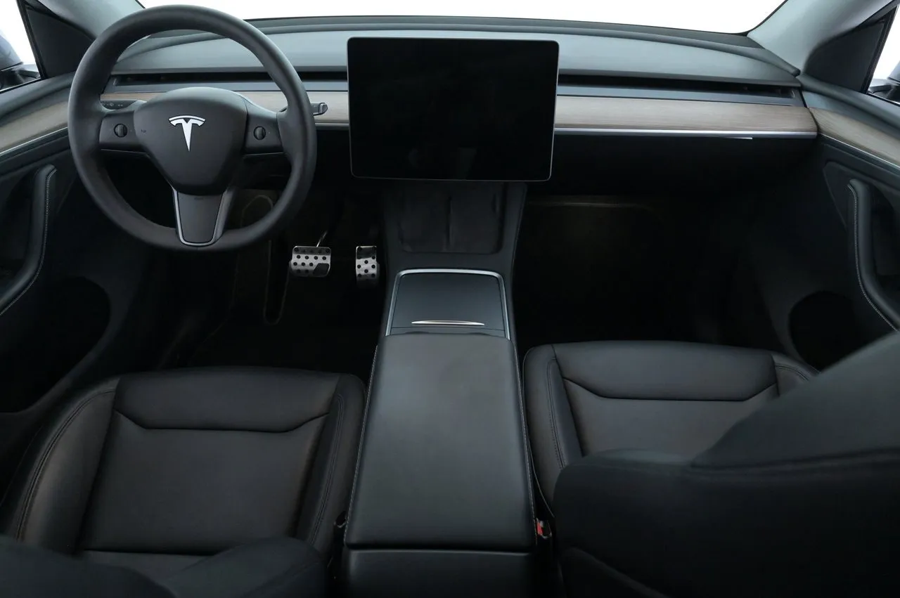Tesla Model Y bild 6