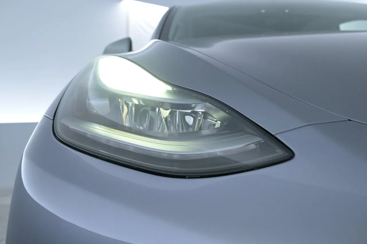 Tesla Model Y bild 26