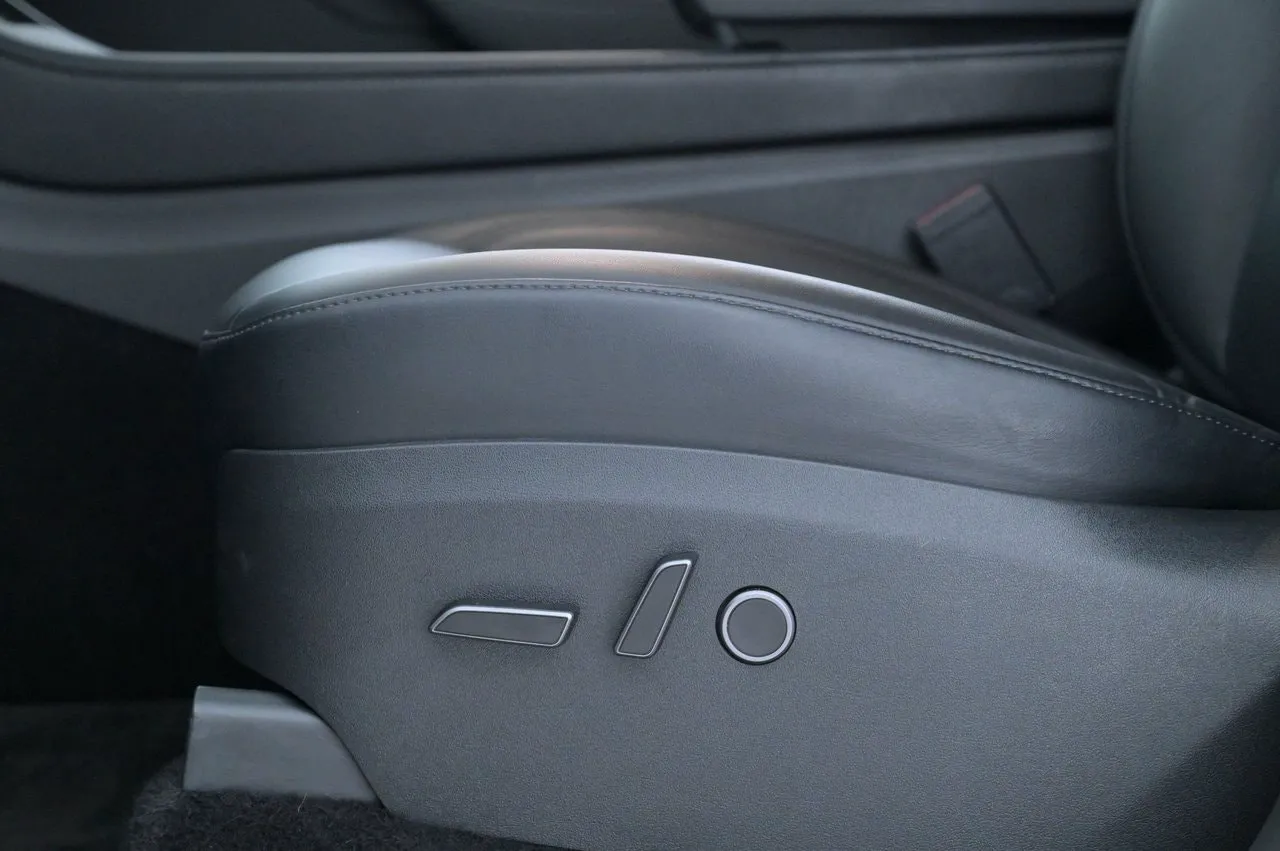 Tesla Model Y bild 11