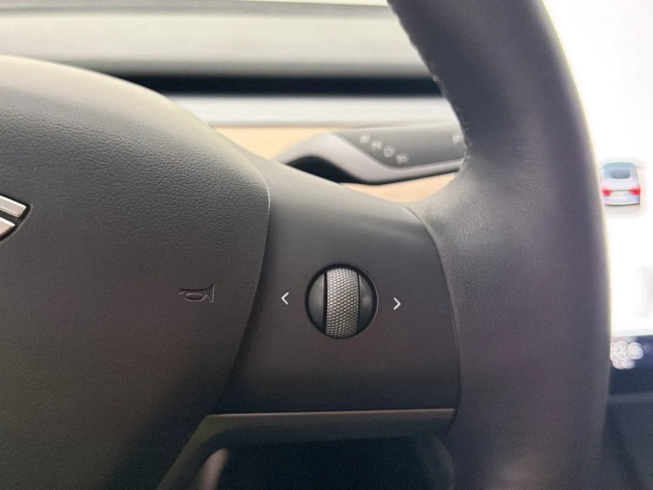 Tesla Model 3 bild 30