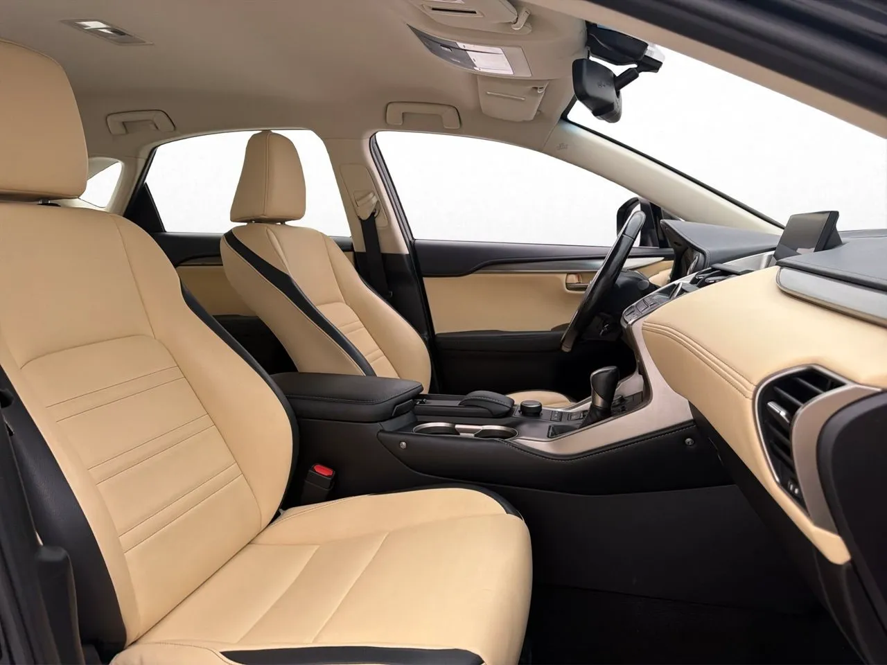 Lexus NX bild 11