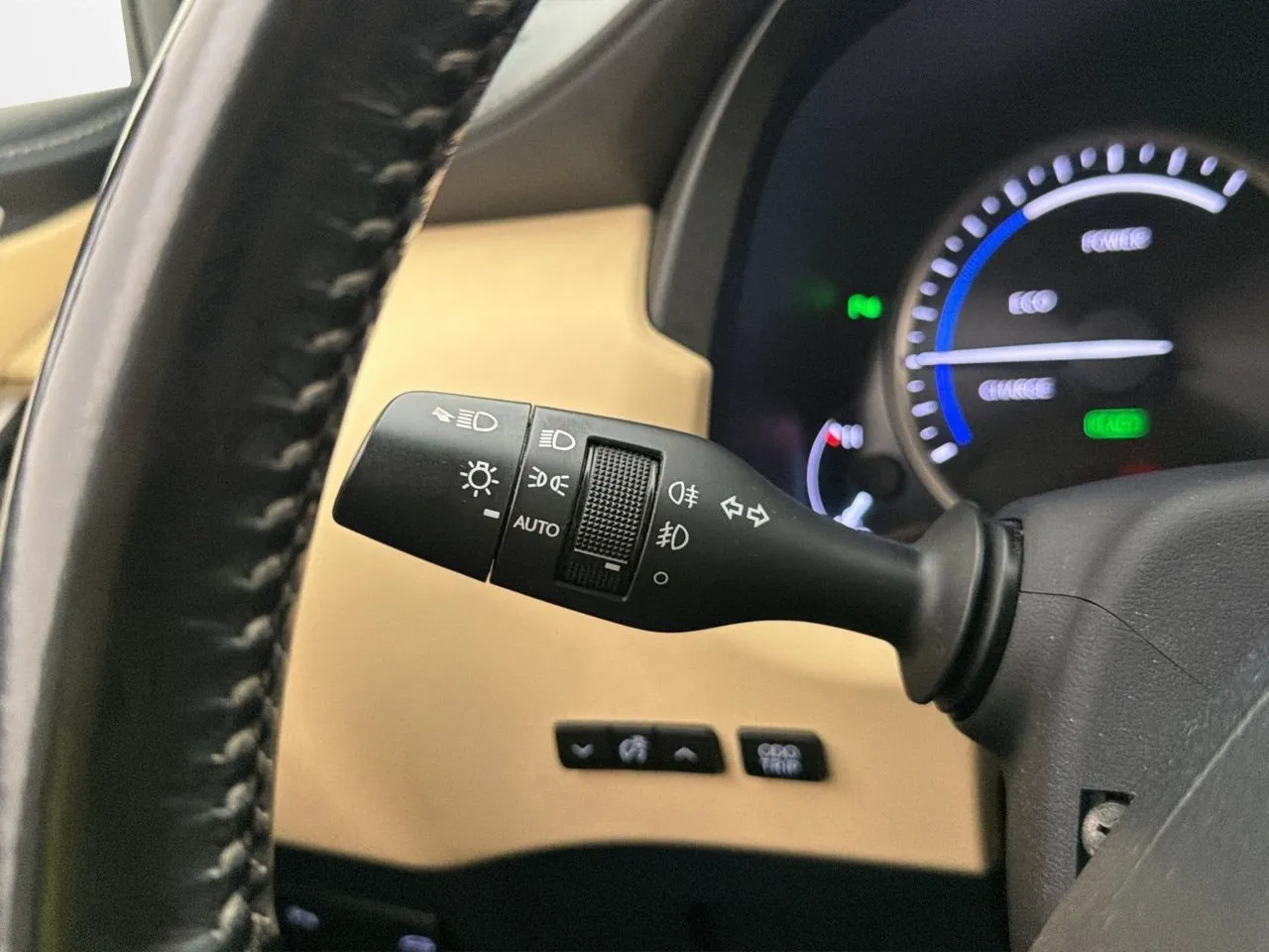 Lexus NX bild 23