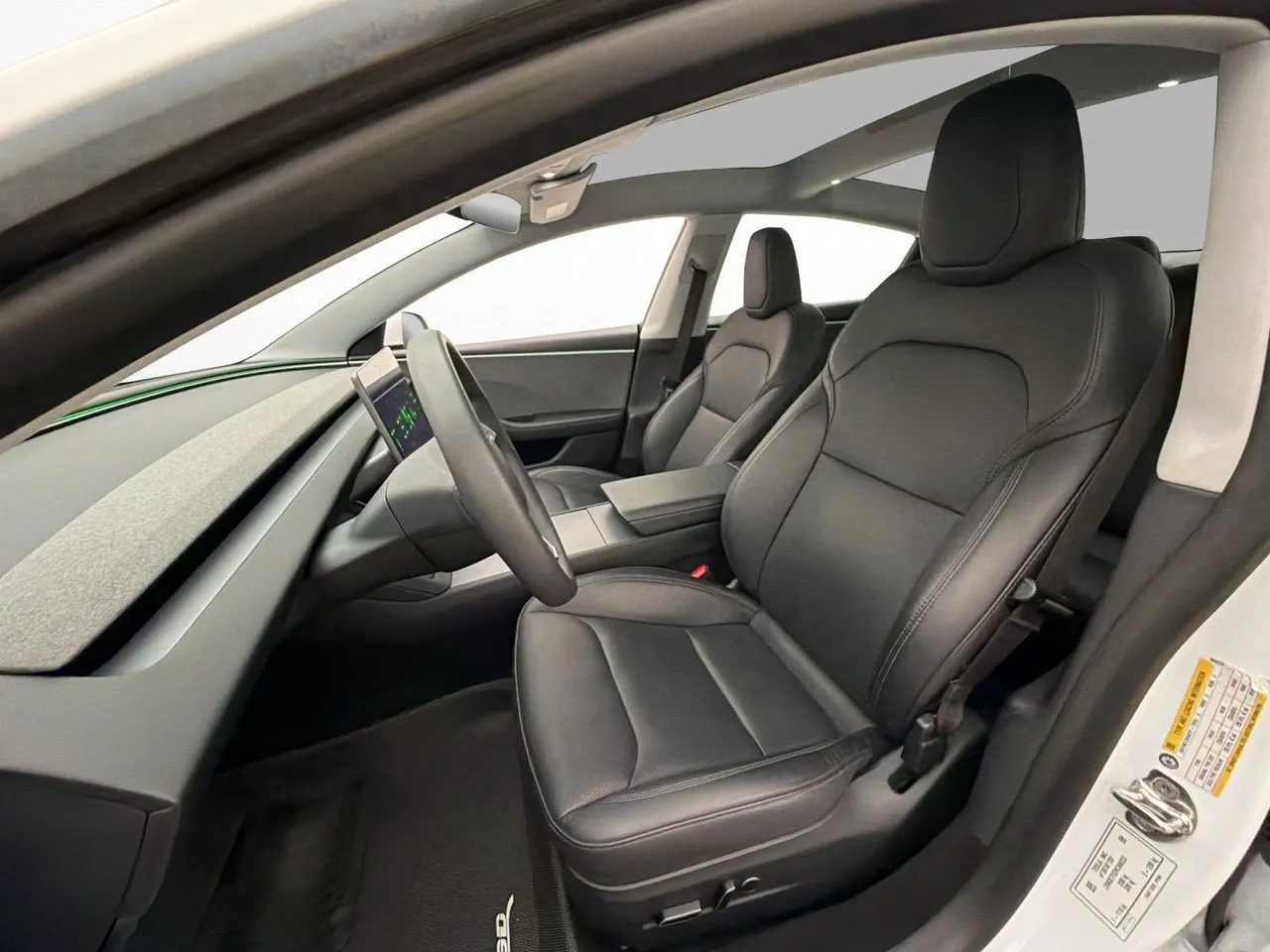 Tesla Model 3 bild 11