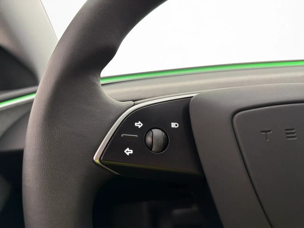 Tesla Model 3 bild 14