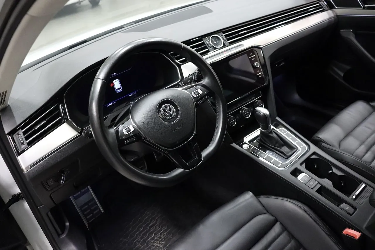 Volkswagen Passat bild 8