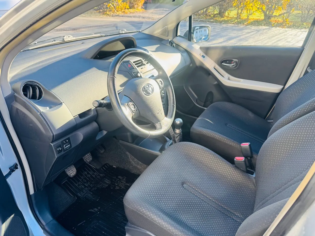 Toyota Yaris bild 8