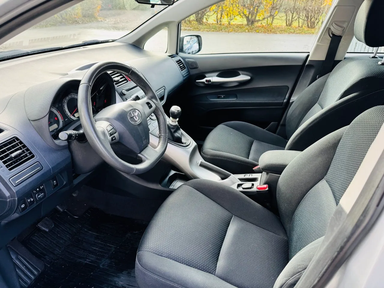 Toyota Auris bild 8