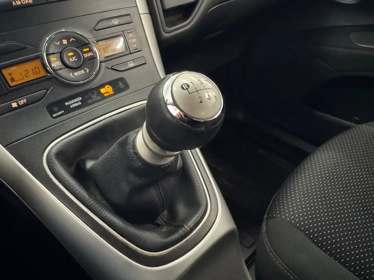 Toyota Auris bild 22