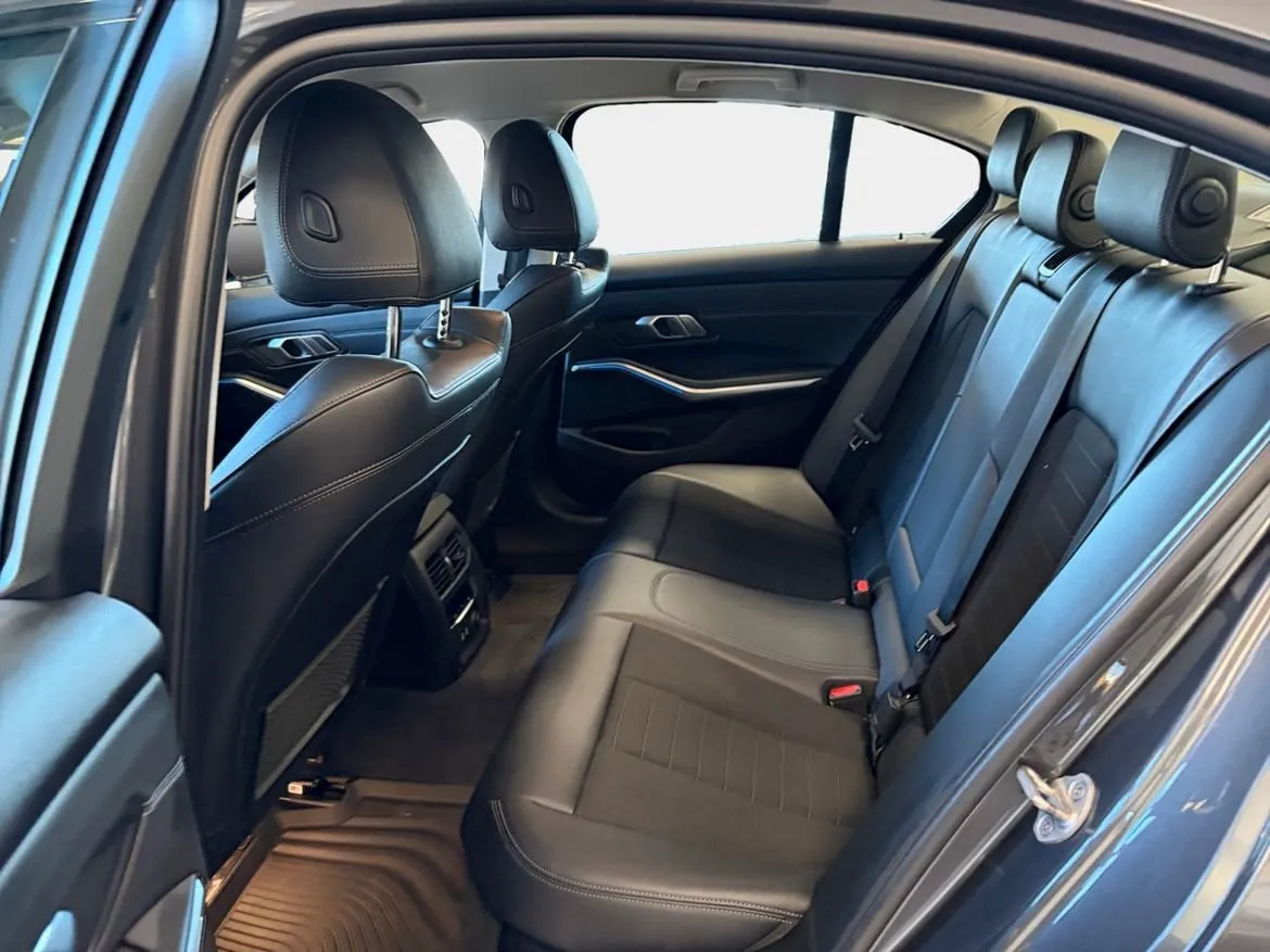 BMW 330 bild 13
