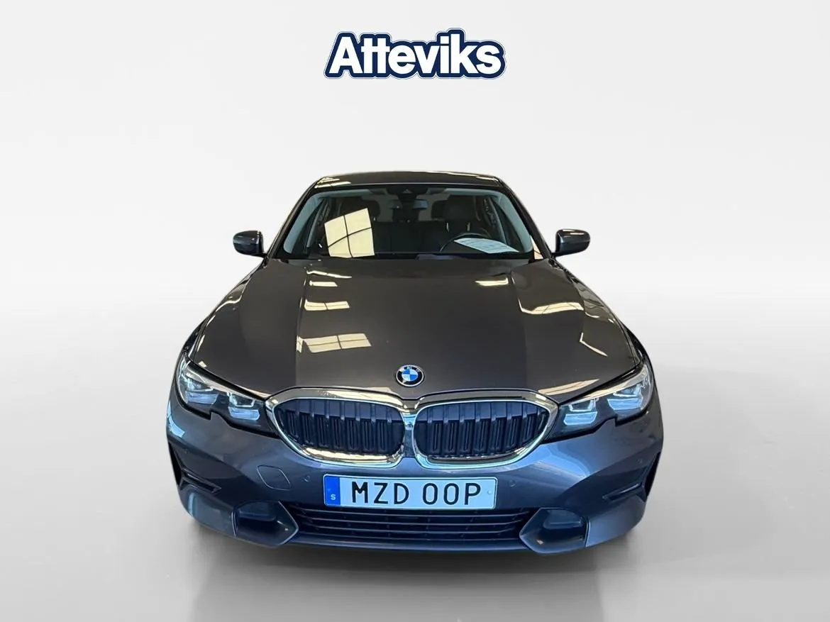 BMW 330 bild 8