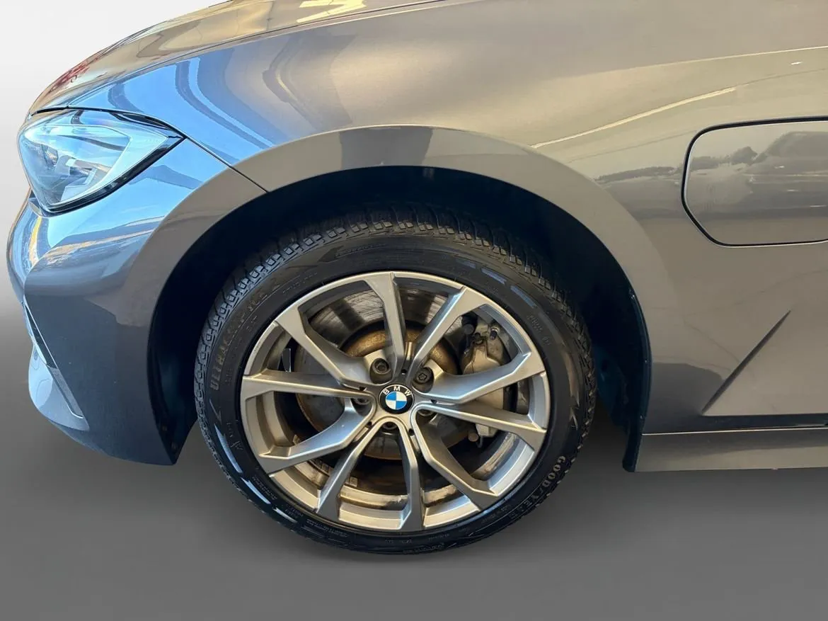 BMW 330 bild 14