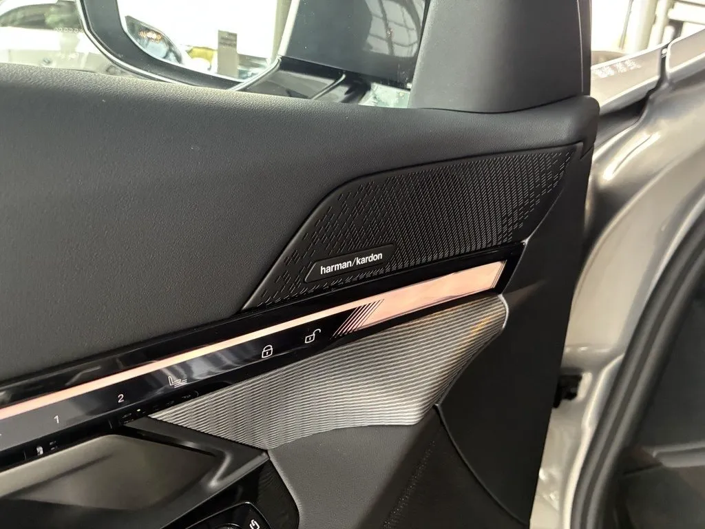 BMW i5 bild 8