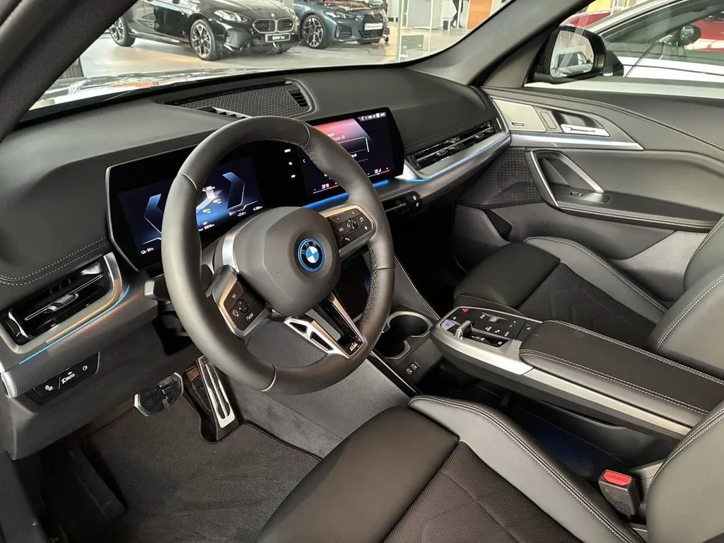 BMW iX1 bild 6