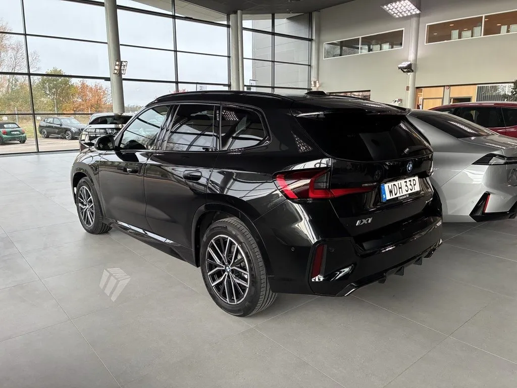 BMW iX1 bild 13