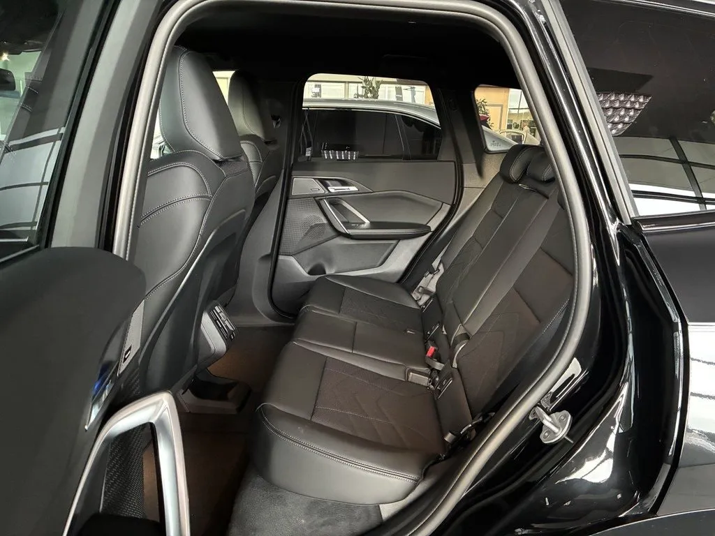 BMW iX1 bild 11