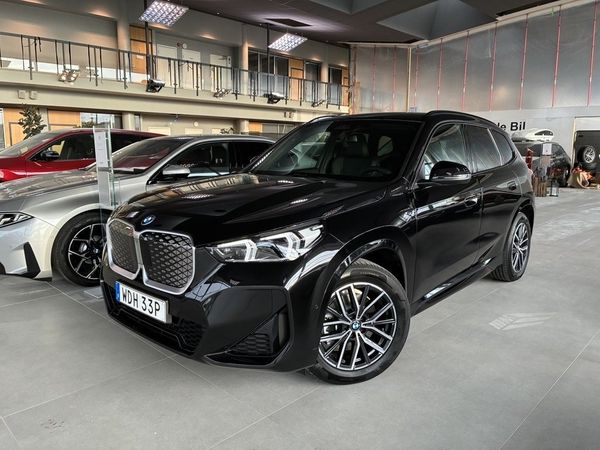 BMW iX1 xDrive30 M Sport Drag Rattvärme H/K ComfortAccess - 2027