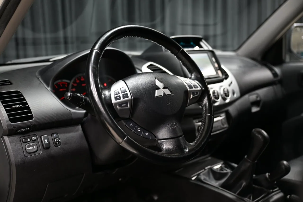 Mitsubishi L200 bild 14