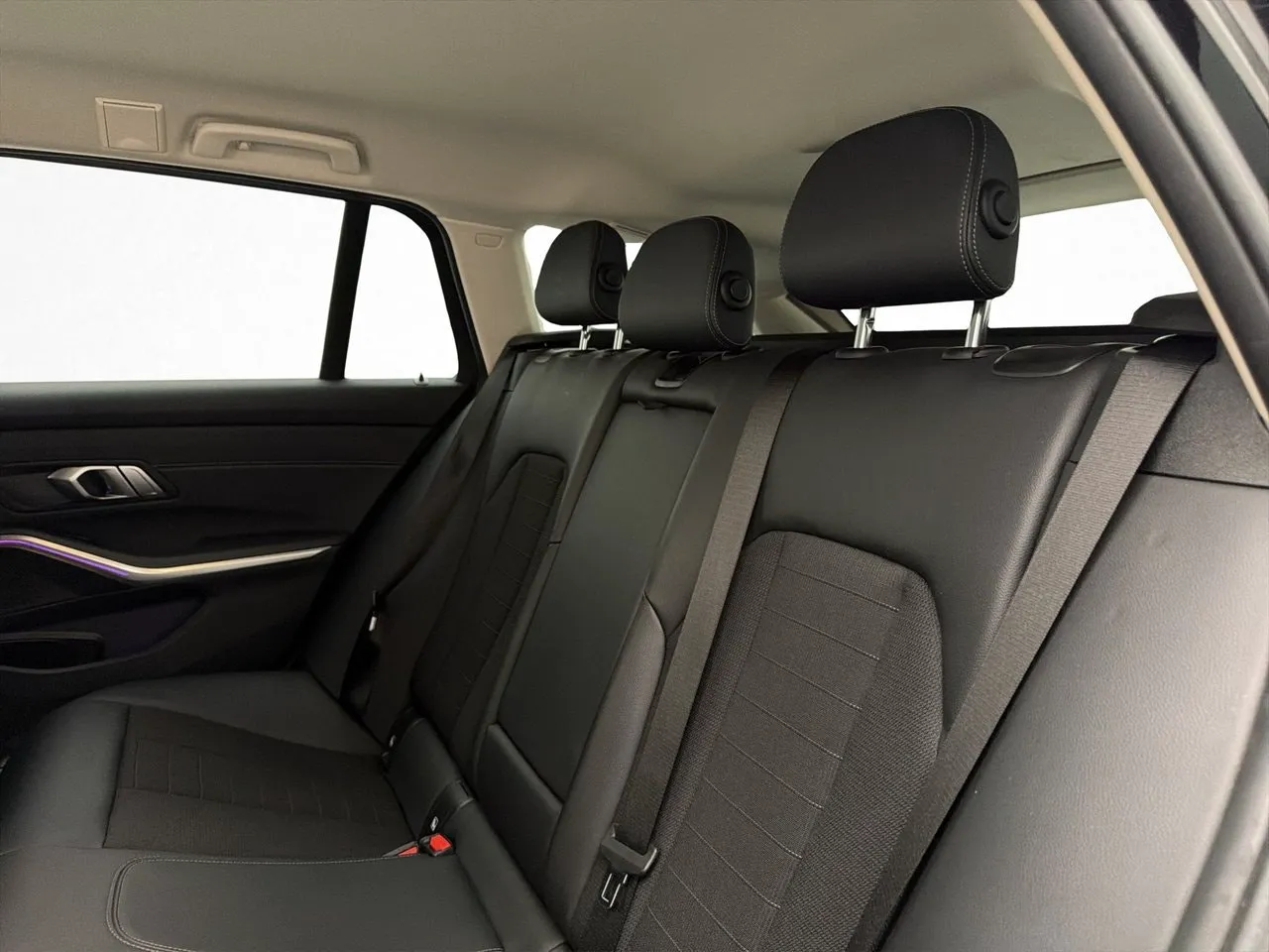 BMW 330 bild 13