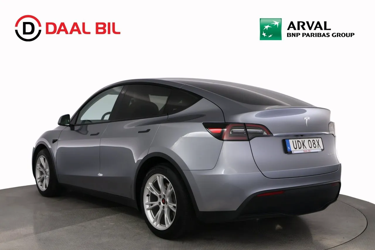 Tesla Model Y bild 8