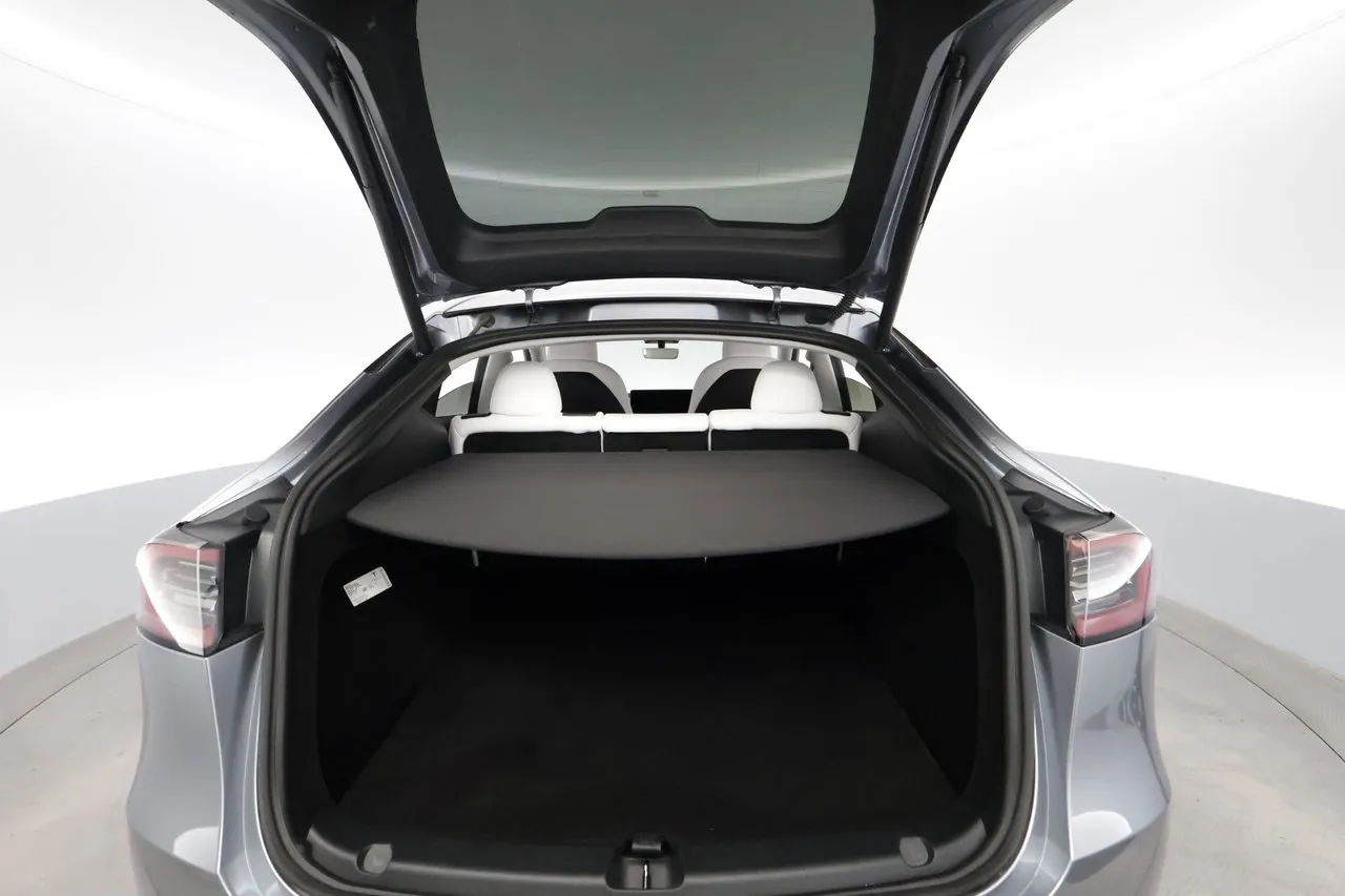 Tesla Model Y bild 25