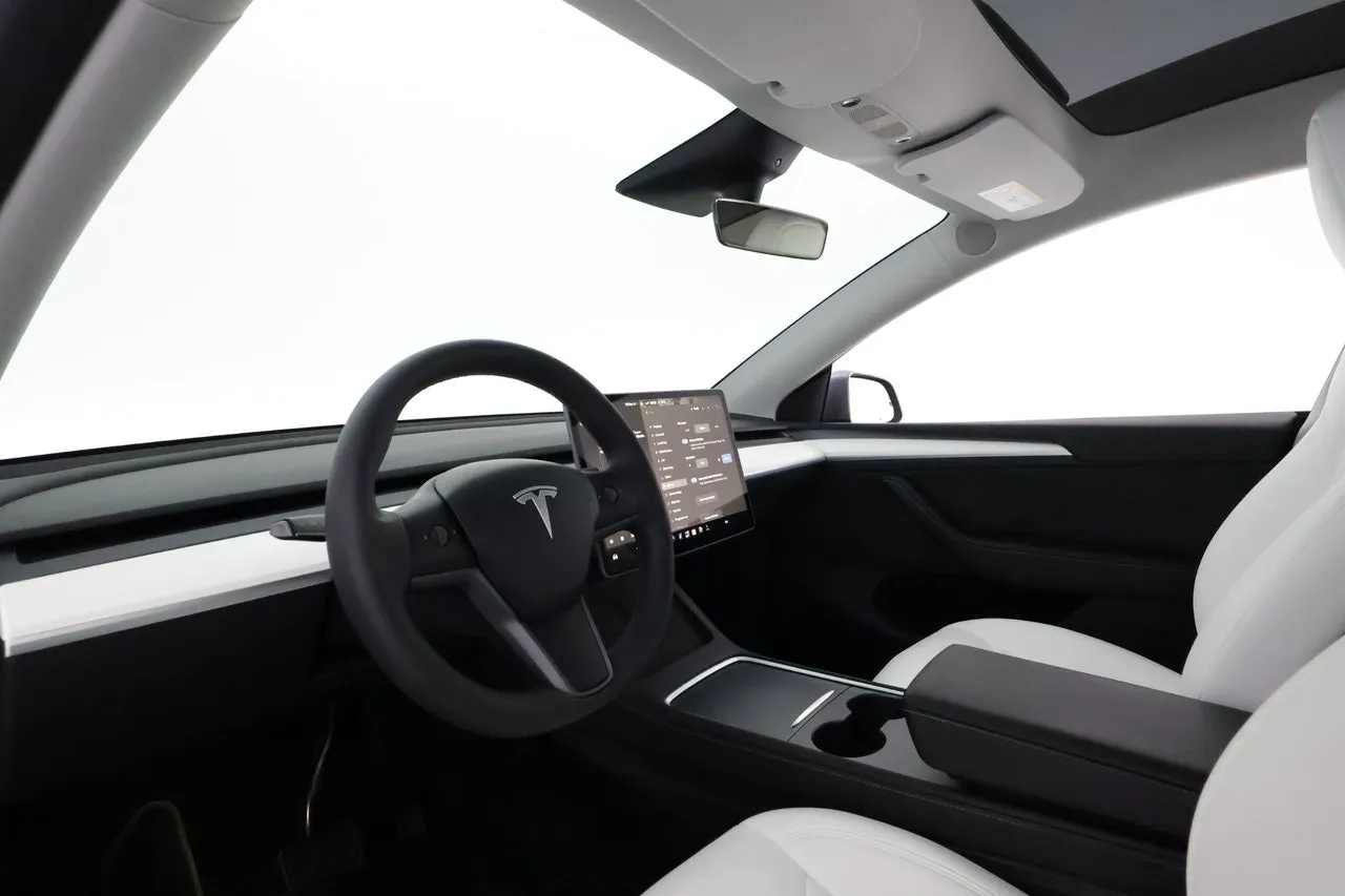 Tesla Model Y bild 11