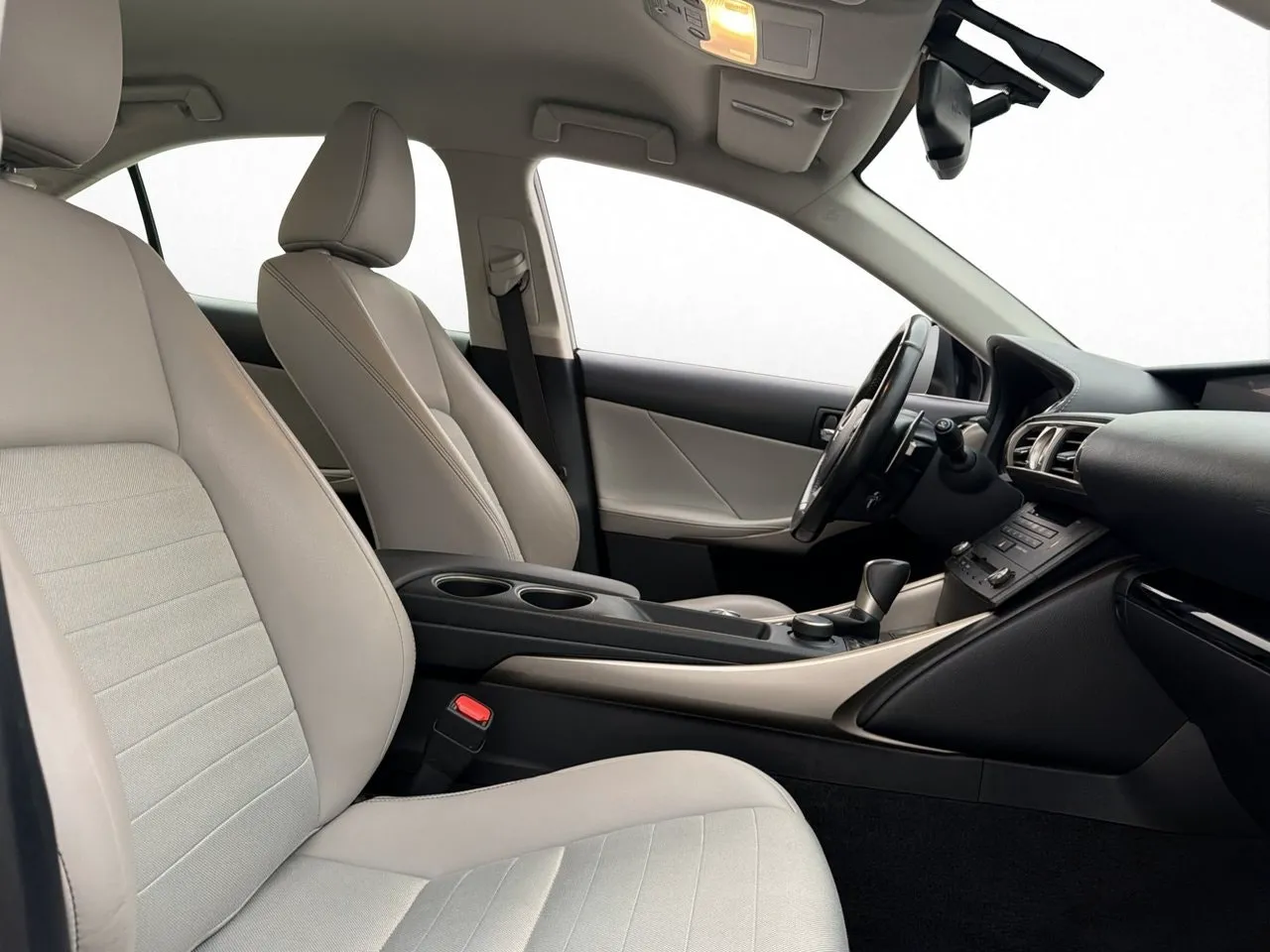 Lexus IS bild 14