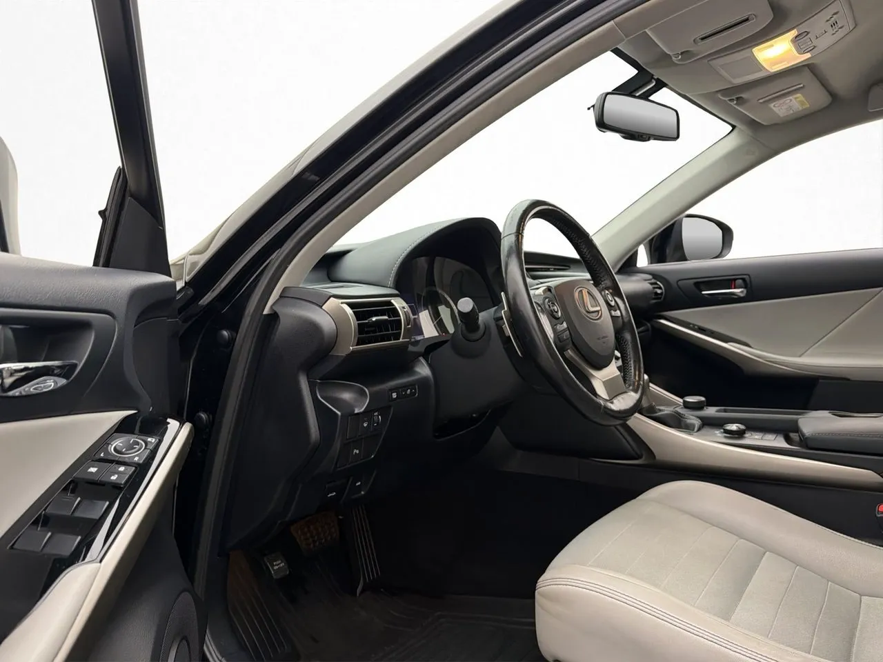 Lexus IS bild 11