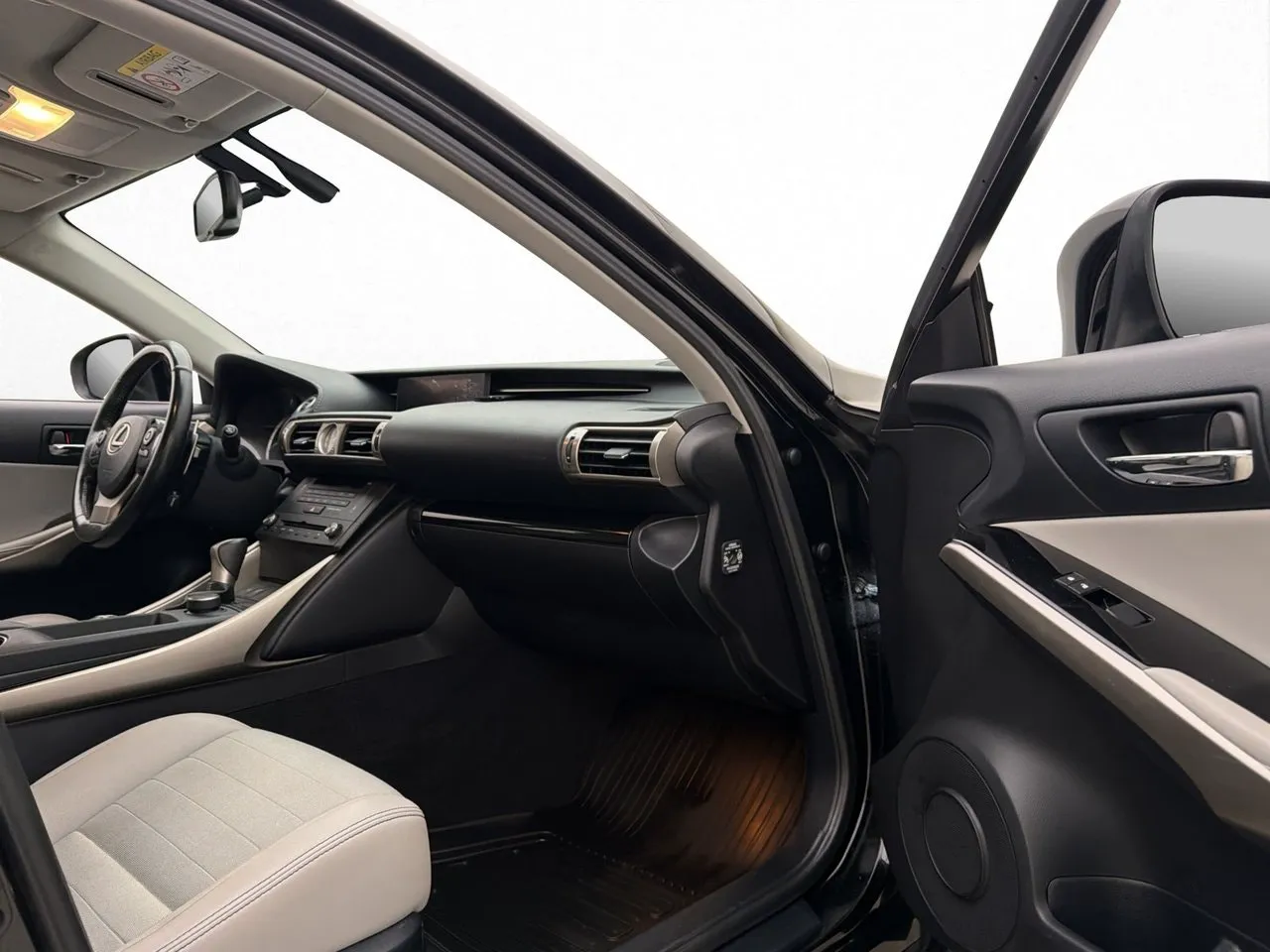 Lexus IS bild 15