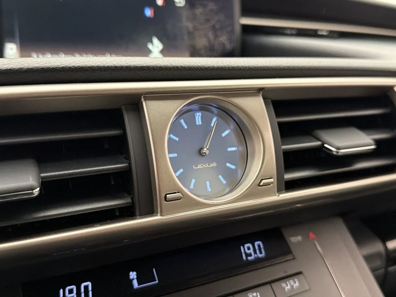 Lexus IS bild 26