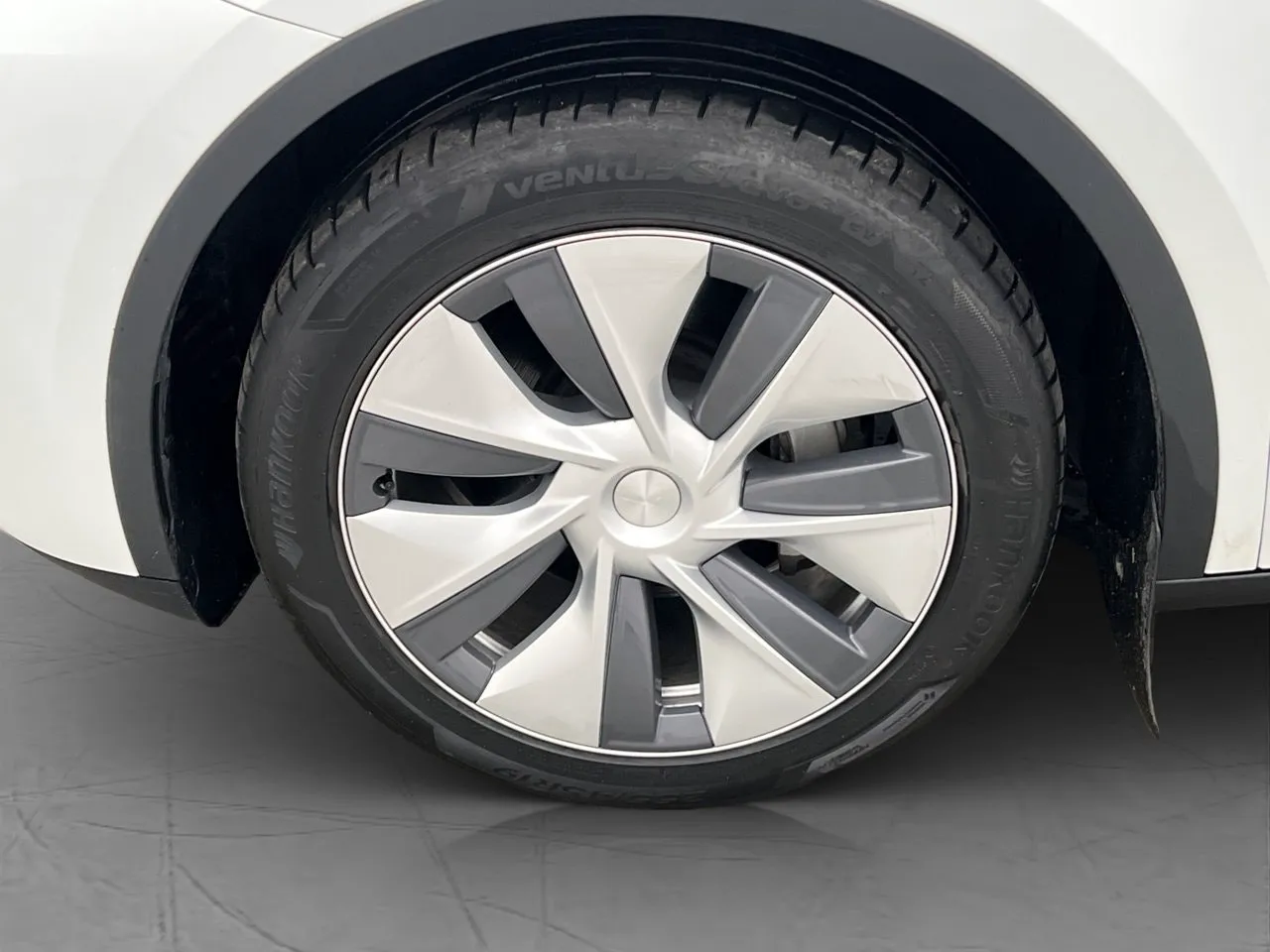 Tesla Model Y bild 30