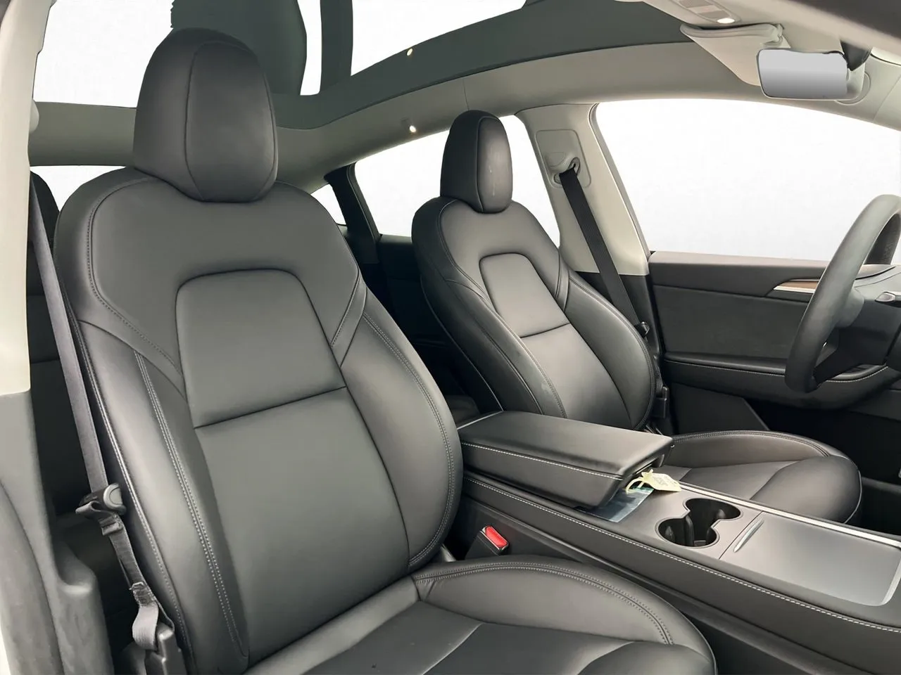 Tesla Model Y bild 12