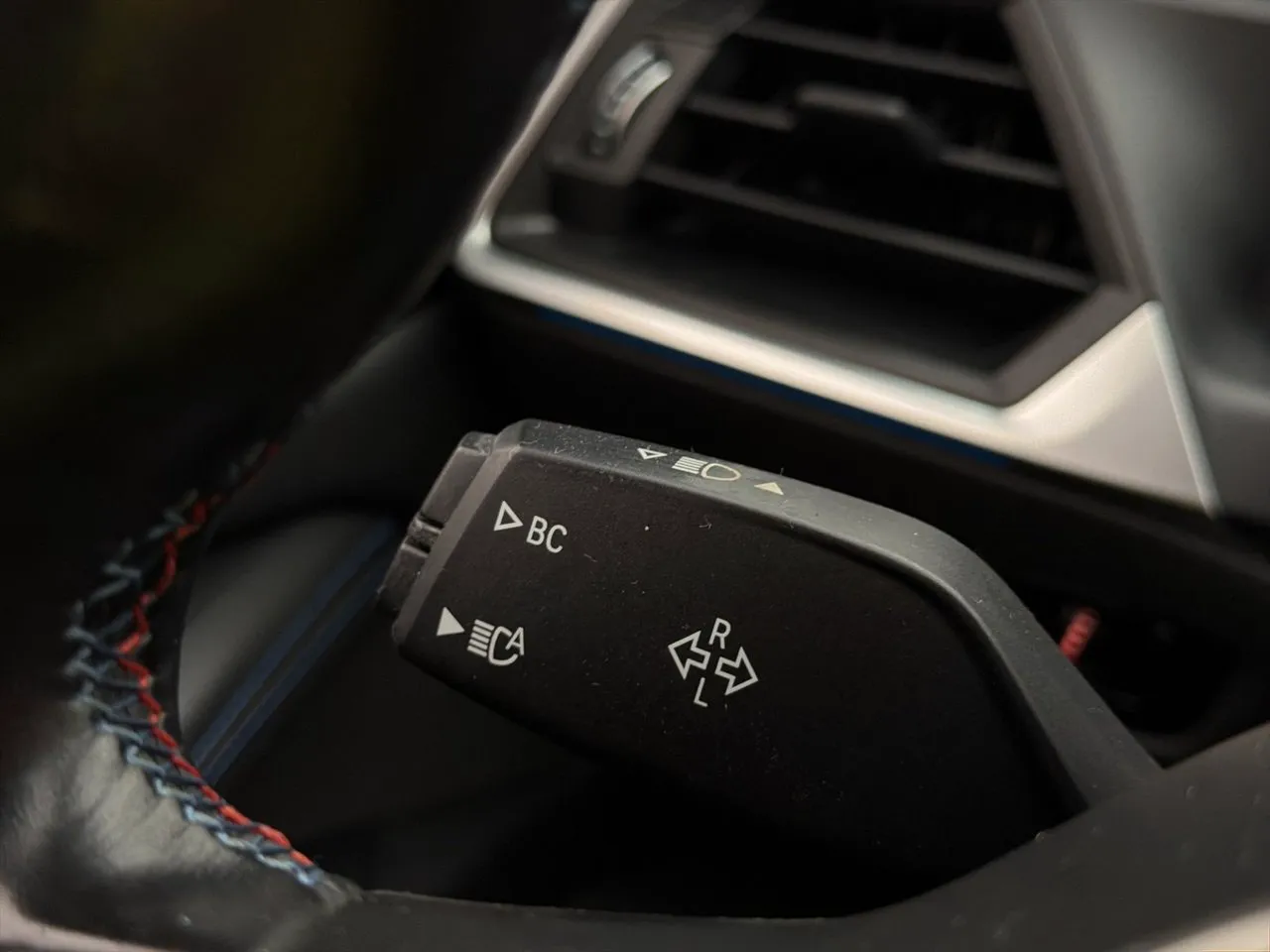 BMW i4 bild 32