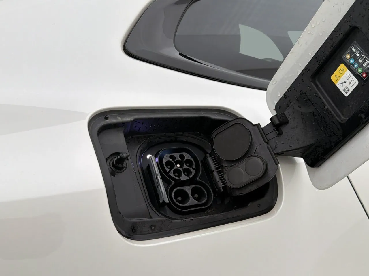 BMW i4 bild 37