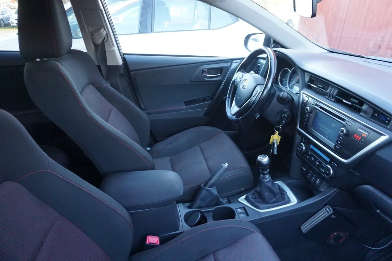 Toyota Auris bild 6