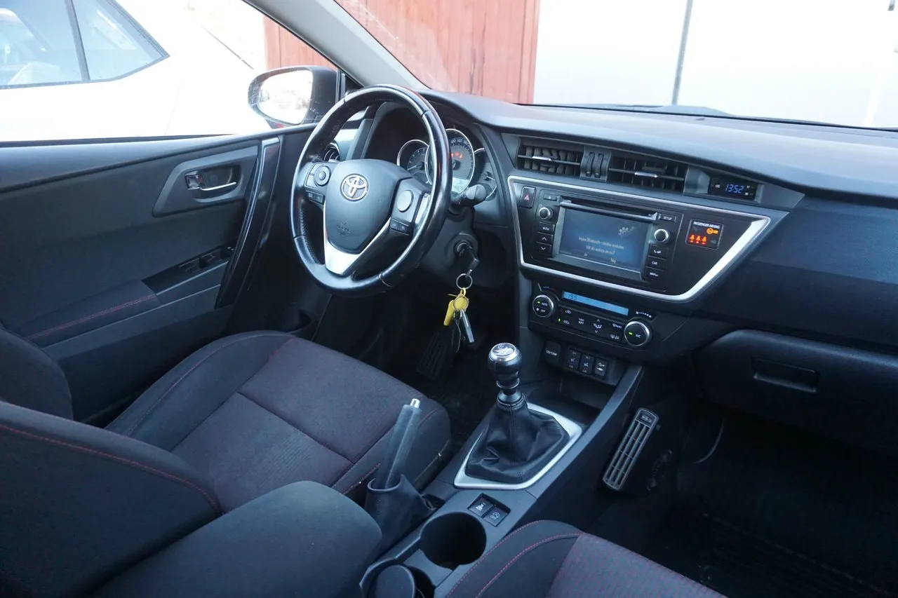 Toyota Auris bild 5