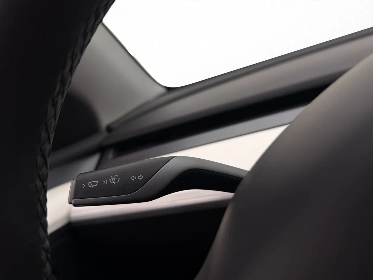 Tesla Model Y bild 15